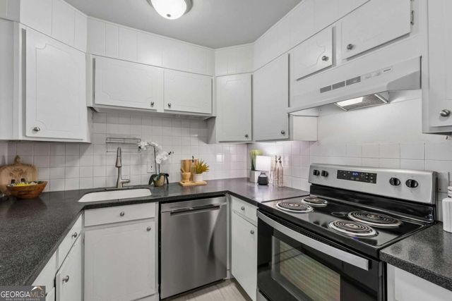 11 Kings Walk NE, Atlanta, GA 30307