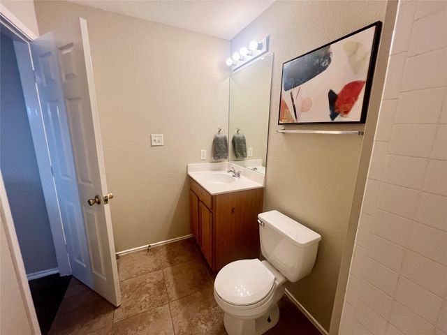 144 Sampson, Kyle, TX 78640