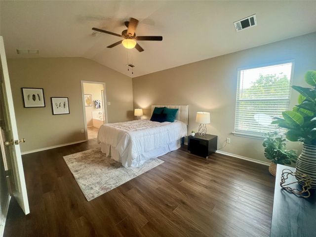 144 Sampson, Kyle, TX 78640