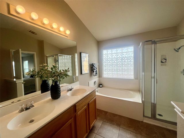 144 Sampson, Kyle, TX 78640