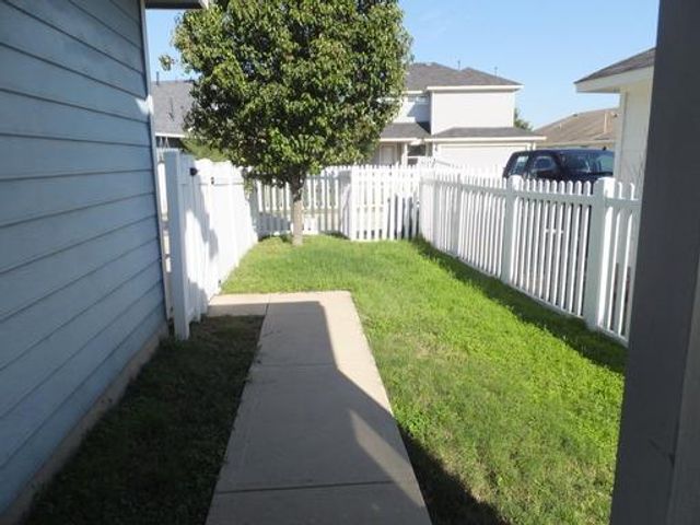144 Sampson, Kyle, TX 78640