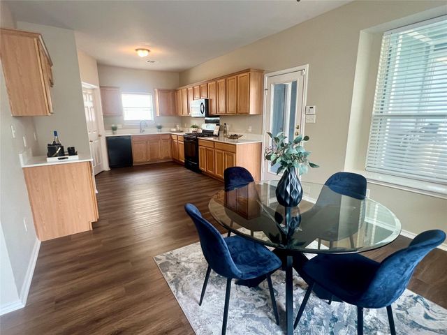 144 Sampson, Kyle, TX 78640