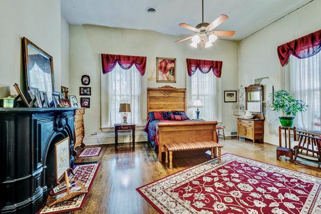 607 N 2nd St, N, Clarksville, TN 37040