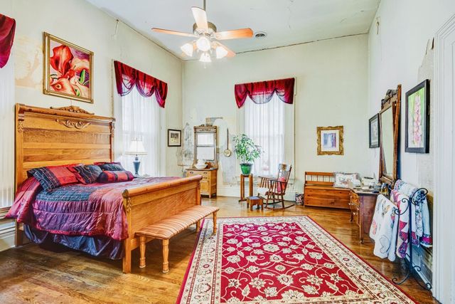 607 N 2nd St, N, Clarksville, TN 37040