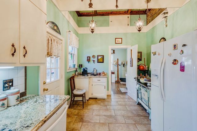 607 N 2nd St, N, Clarksville, TN 37040