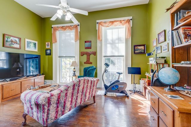 607 N 2nd St, N, Clarksville, TN 37040