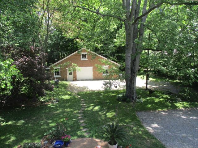 607 N 2nd St, N, Clarksville, TN 37040