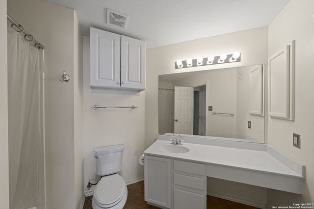 2913 CANDLEBERRY DR, Schertz, TX 78154
