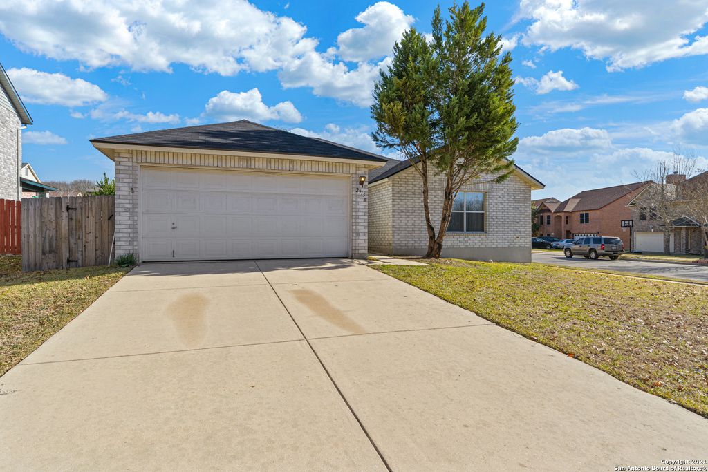 2913 CANDLEBERRY DR, Schertz, TX 78154
