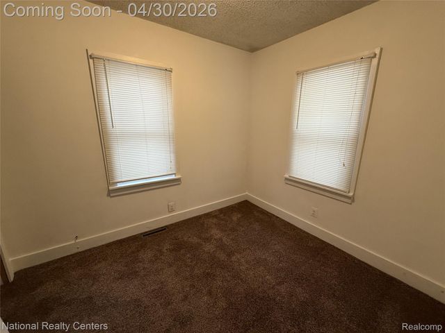 250 W Walton Boulevard, Pontiac, MI 48340