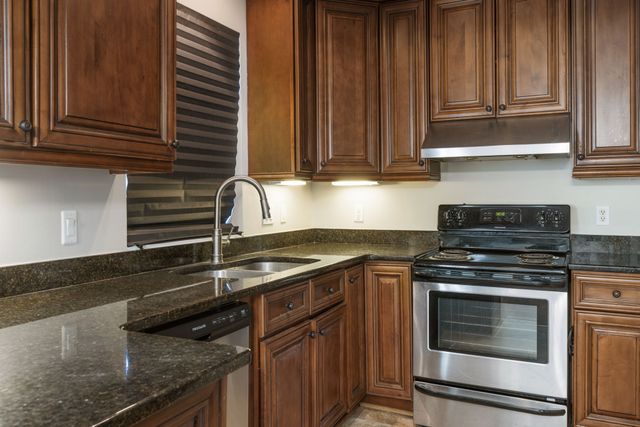 112 Saint Charles Pl, Nashville, TN 37212