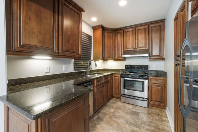 112 Saint Charles Pl, Nashville, TN 37212