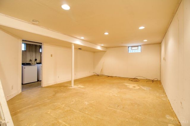 1667 Clemson Circle, Cincinnati, OH 45255