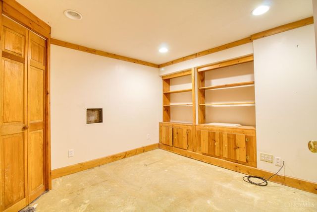 1667 Clemson Circle, Cincinnati, OH 45255
