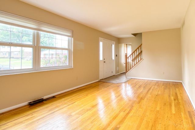1667 Clemson Circle, Cincinnati, OH 45255