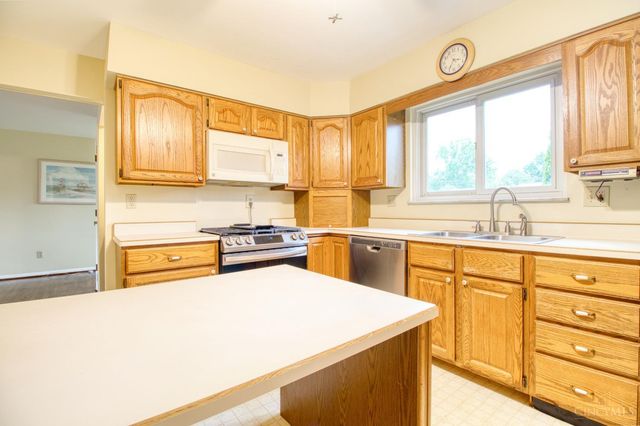 1667 Clemson Circle, Cincinnati, OH 45255