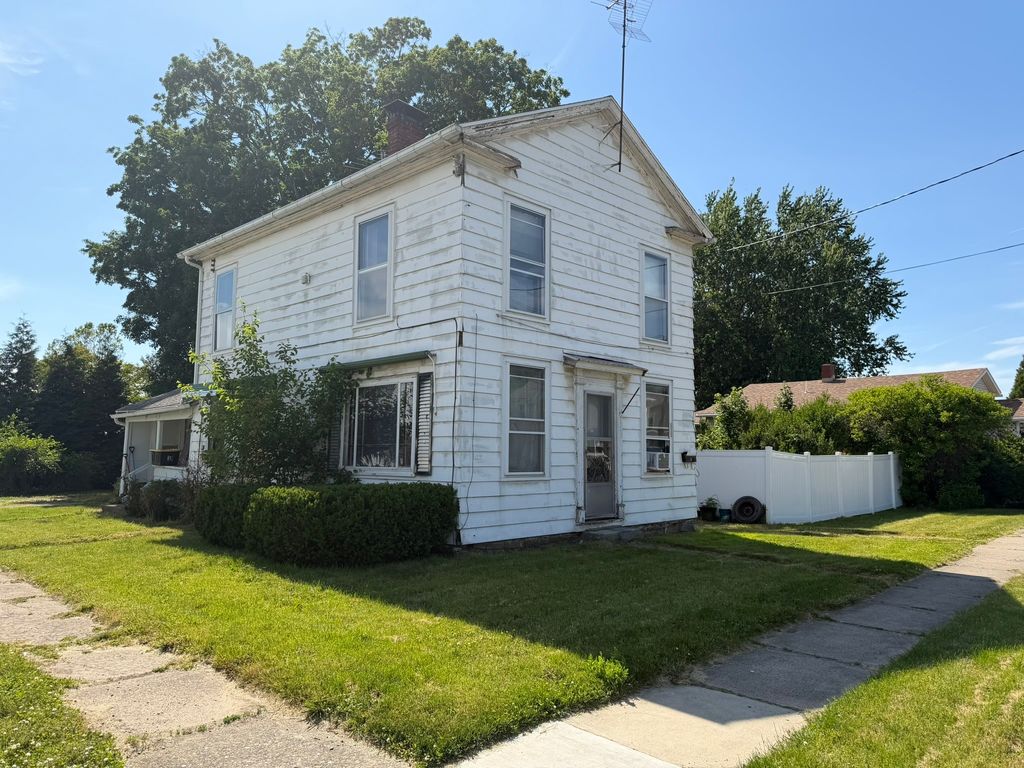 6 VINE Street, Girard, PA 16417