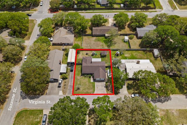 1003 Virginia Street, Edna, TX 77957