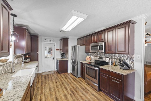 1003 Virginia Street, Edna, TX 77957