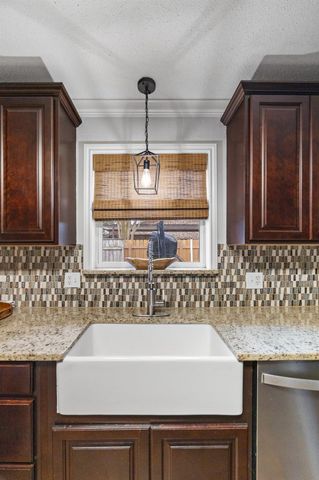 1003 Virginia Street, Edna, TX 77957