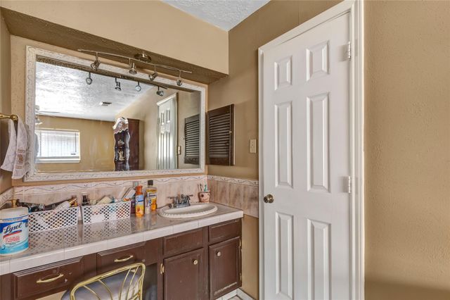 1379 Wrotham Lane, Channelview, TX 77530