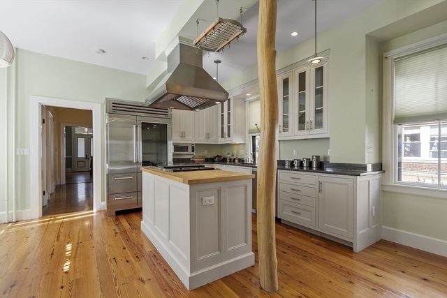 34 Day St, Somerville, MA 02144