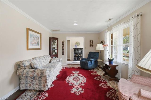 888 Le Cove DR, Virginia Beach, VA 23464