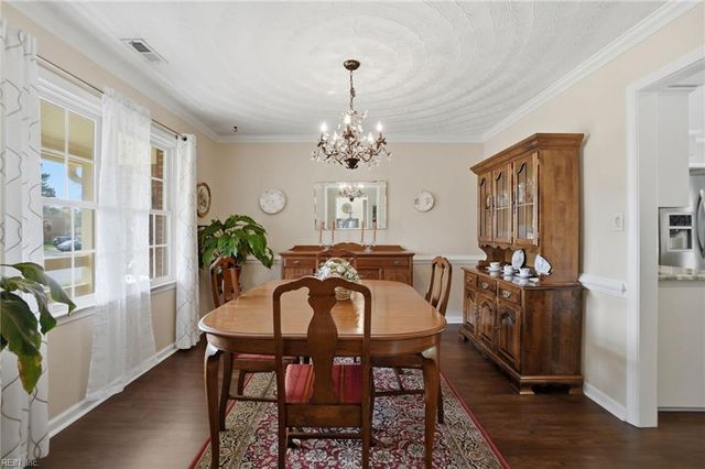 888 Le Cove DR, Virginia Beach, VA 23464