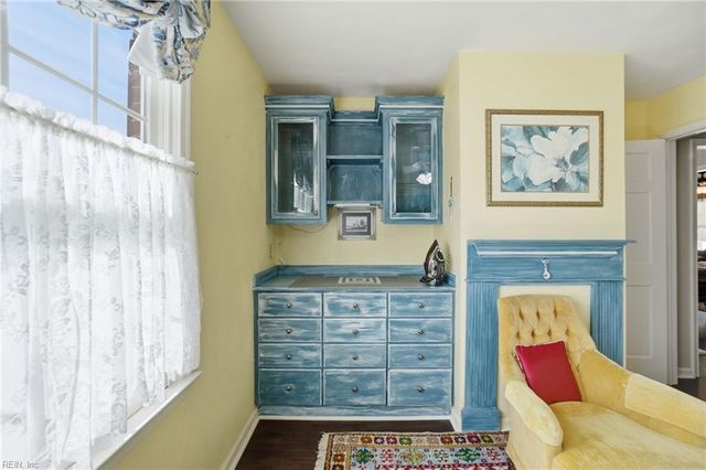 888 Le Cove DR, Virginia Beach, VA 23464