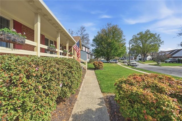 888 Le Cove DR, Virginia Beach, VA 23464