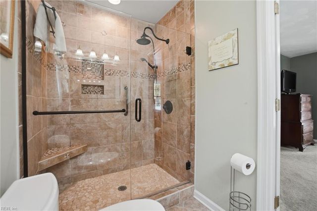 888 Le Cove DR, Virginia Beach, VA 23464