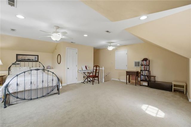 888 Le Cove DR, Virginia Beach, VA 23464