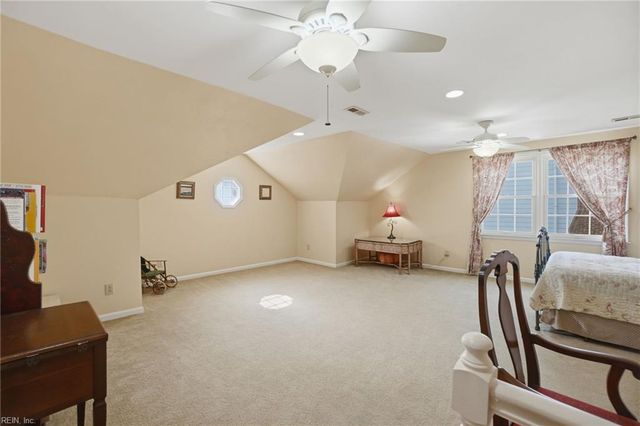 888 Le Cove DR, Virginia Beach, VA 23464