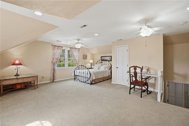 888 Le Cove DR, Virginia Beach, VA 23464