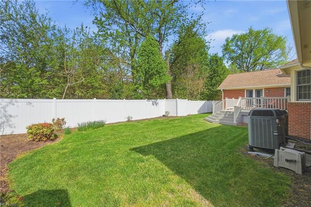 888 Le Cove DR, Virginia Beach, VA 23464