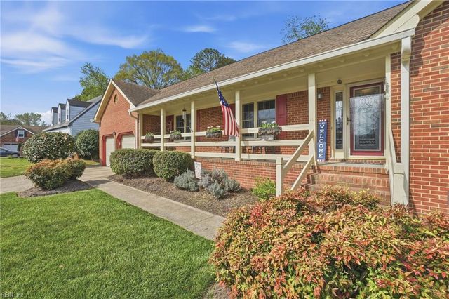 888 Le Cove DR, Virginia Beach, VA 23464