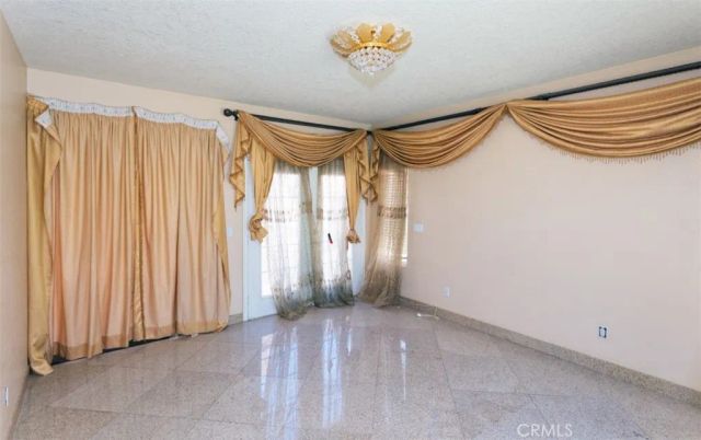 13030 Caspian, Victorville, CA 92395