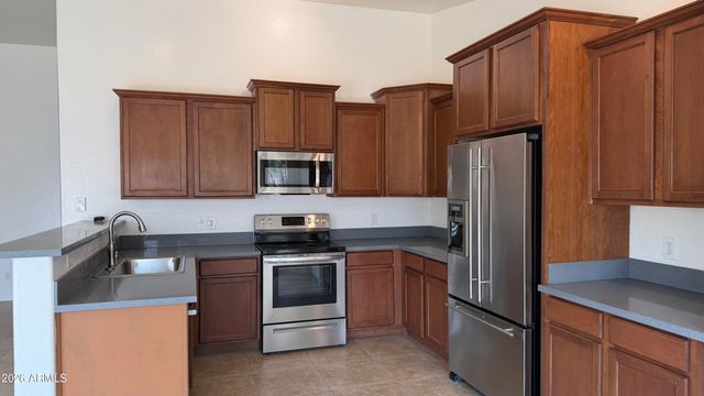 2828 W BOWKER Street, Phoenix, AZ 85041