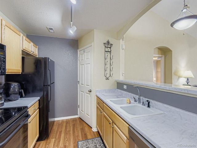 5255 Memphis St 123, Denver, CO 80239