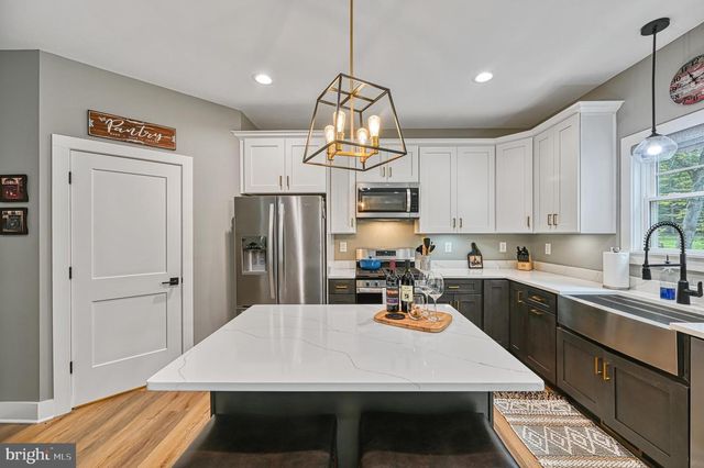 10052 FAIRVIEW RD, Partlow, VA 22534