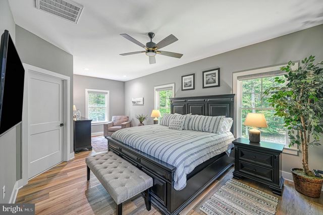 10052 FAIRVIEW RD, Partlow, VA 22534