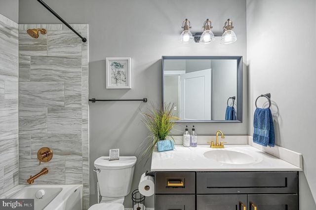 10052 FAIRVIEW RD, Partlow, VA 22534