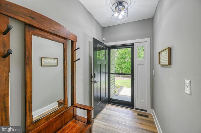 10052 FAIRVIEW RD, Partlow, VA 22534