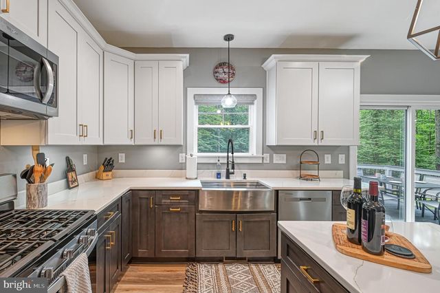 10052 FAIRVIEW RD, Partlow, VA 22534