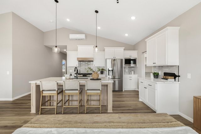 704 7th Avenue NE, Isanti, MN 55040