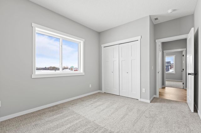 704 7th Avenue NE, Isanti, MN 55040