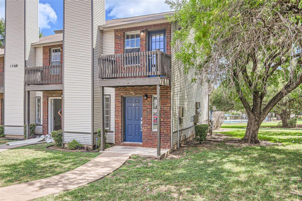 1830 River Crossing CIR D, Austin, TX 78741