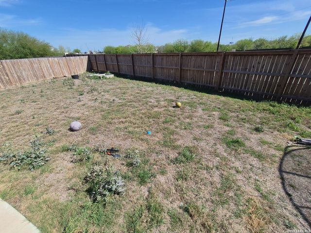 5924 Pearl Meadow, Converse, TX 78109
