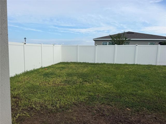 396 HELMSMAN AVENUE, Mascotte, FL 34753