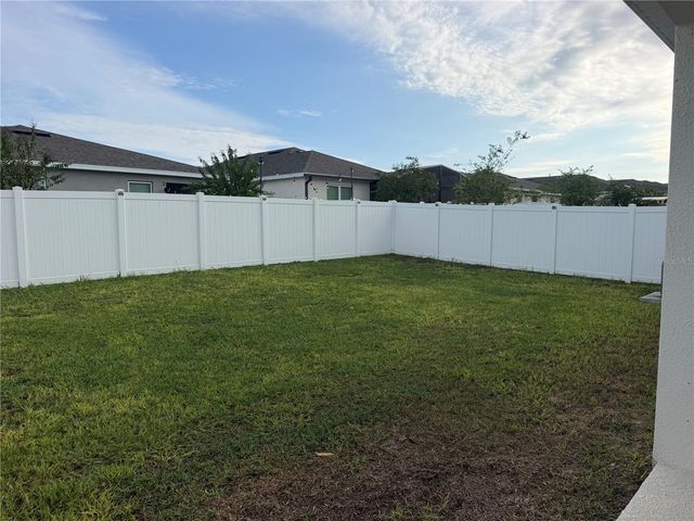 396 HELMSMAN AVENUE, Mascotte, FL 34753